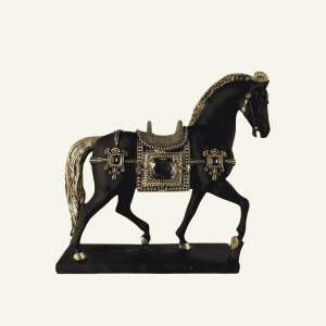 Cavallo Maestoso – Escultura Decorativa de Caballo con Detalles Ornamentales Barrocos