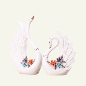 Pareja de Cisnes “Innamorati in Fiore” – Blancura y Color Floral
