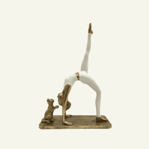 Equilibrio Felino – Escultura Decorativa de Mujer en Yoga con Gatito